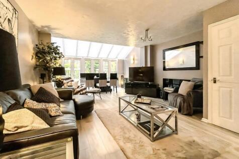 Ash Grove, Dunmow, Essex, CM6 photo 5