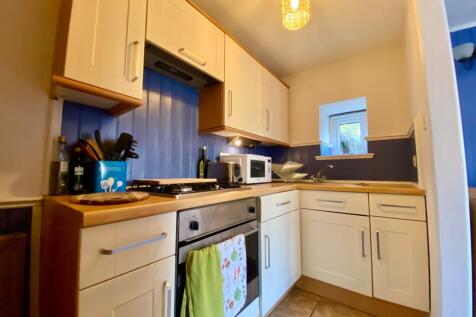 Cinderhills Road, Holmfirth photo 5