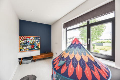 Dressing Room / Play room