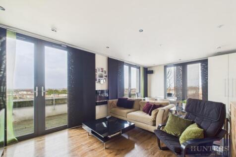 Kitchen / Living Area