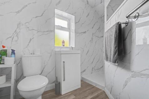 Shower Room 1.jpeg