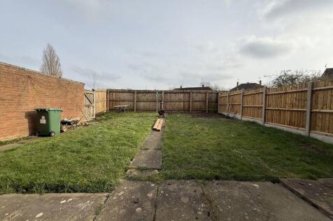 Studfall Avenue, Corby, Northants photo 5