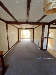 Open Plan Lounge &amp; Dining Area