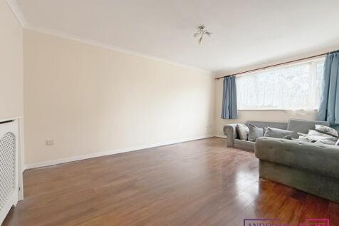 2 bed flat to rent Aldergrove Gardens, Hounslow W