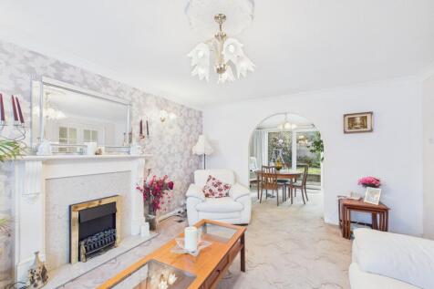 CAM02136G0-PR0494-STILL004