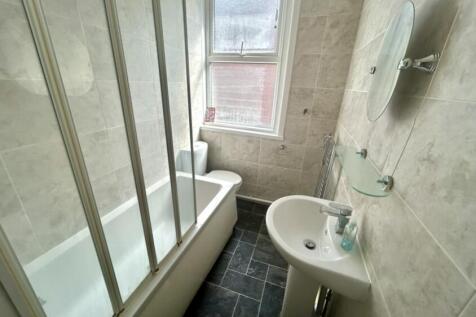 bathroom hamilton