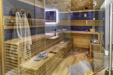 En-Suite and Sauna