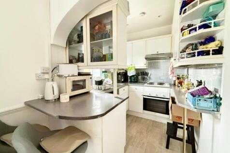 Carmel Court, Kings Drive, Wembley, HA9 9JG photo 4