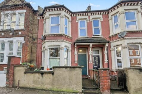 108b Latchmere Road, Battersea, London SW11 2JT