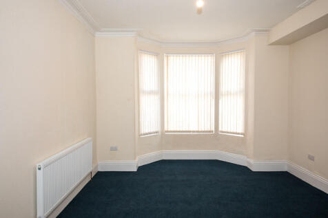 Sholebroke Place, Leeds, LS7  photo 3