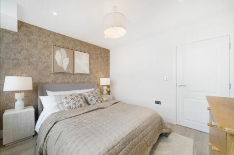 High Road, Stretham, London photo 5