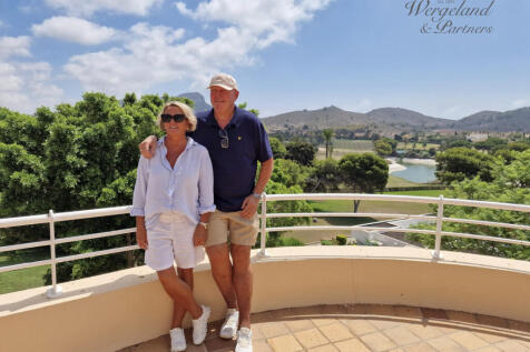 Mona og Tom estab 2004 logo liggende