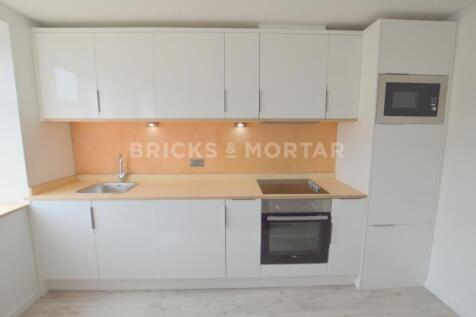 17 Heaton Bank Kitchen.jpg