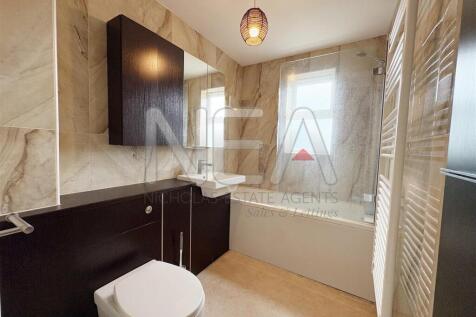 Main bathroom