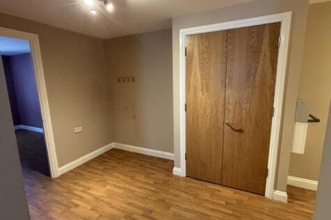 Dukes Barn Court Dukes Barn Mews, Haywards Heath, East Sussex, RH16 2GD photo 5