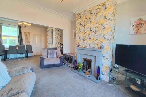 Living &amp; Dining Room