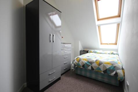 1-bed flat on **INCLUSIVE OF ALL BILLS & Wi-Fi** Room 1, Flat 4, Loughborough Road, West Bridgford, NG2, £450/mo