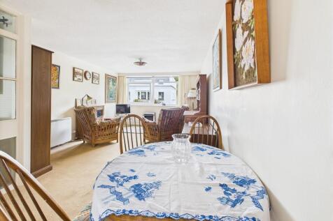 CAM03974G0-PR0135...