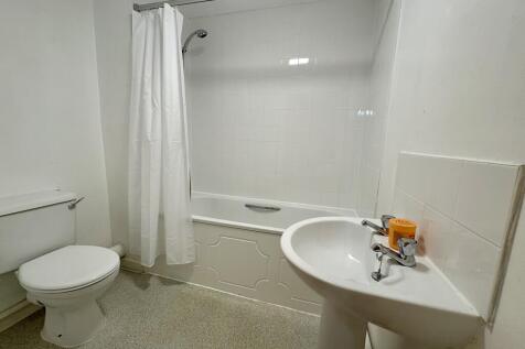 007 Bathroom (2)