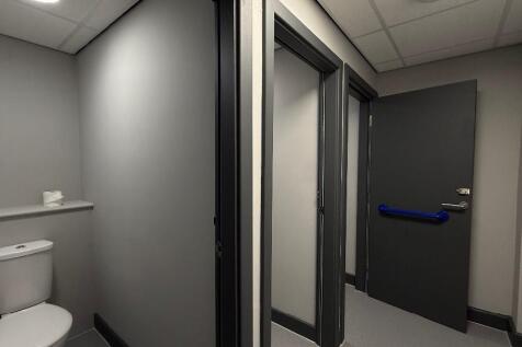 Serviced Office to rent Image 9