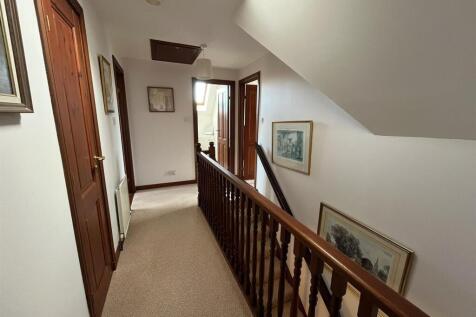 STAIRCASE &amp; LANDING