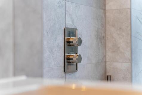 5 bed, 4 bath Town House in Edinburgh - Photo 17