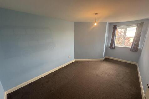 Smaller bedroom.jpeg