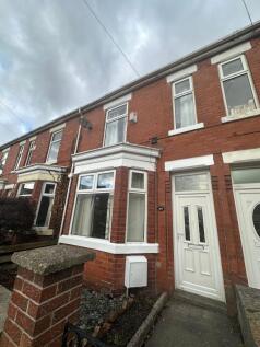 2-bed terraced on Taylors Road, Stretford, M32, £1,250/mo