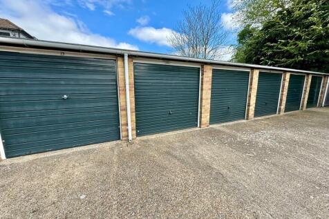 14 The Fairways g...