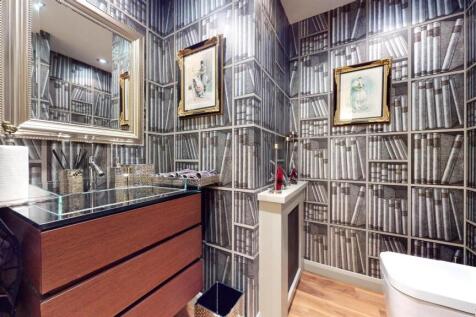 Property for sale in Waterside Point by Barrain Lo