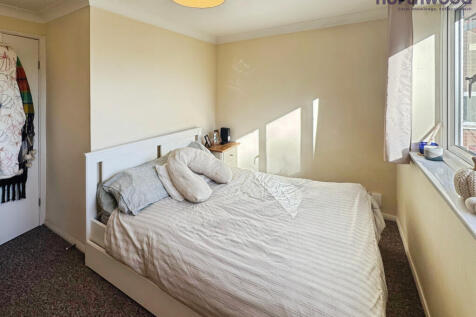 Kennet Close, West End, SO18 photo 4