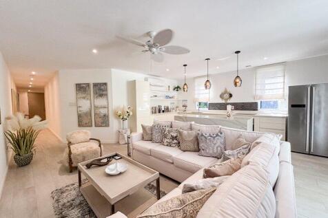 One Queen Street, Apartment 3