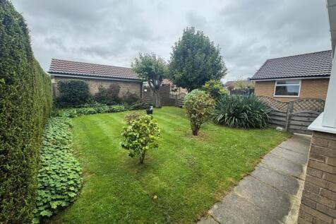 Front garden 2.jpg