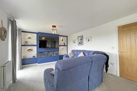 Kilmar Street 41 - Living Area.jpg