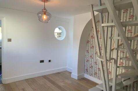 Byde Street, Hertford, Hertfordshire, SG14 photo 3