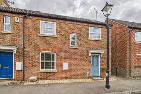 Aylesbury, HP19 - property photo