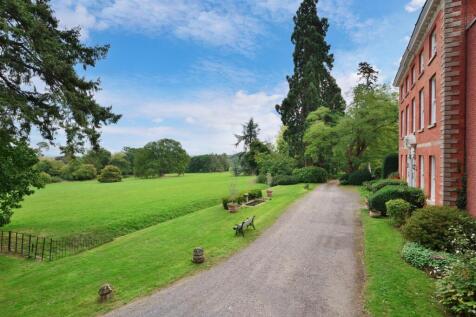 Flat 5 Putley Court Putley (3).jpg