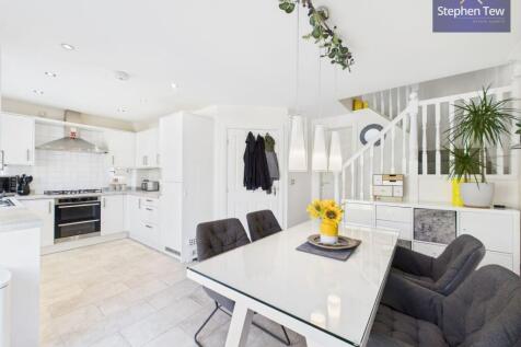 Kitchen/ Dining Room