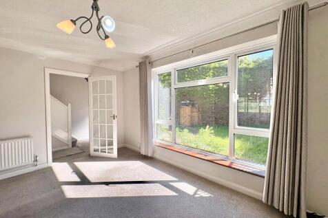 Farm Road, Frimley, Camberley, Surrey, GU16 photo 4