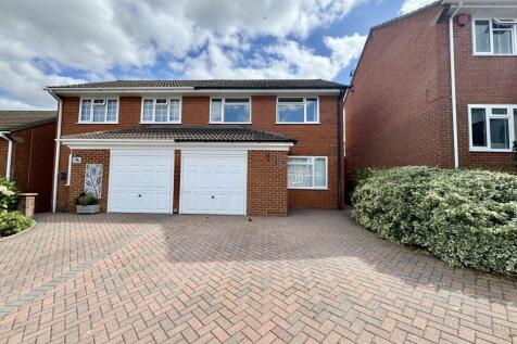 Yeovil, BA20 - property photo