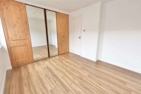 Waterville Drive, Vange photo 5