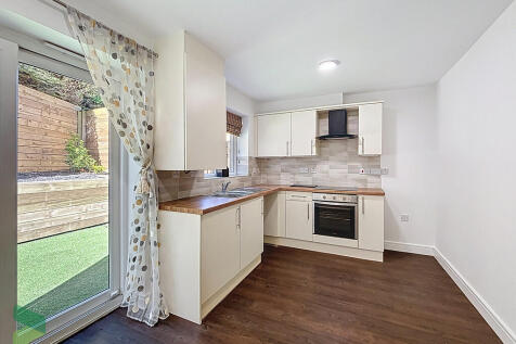 Fitted Dining Kit...