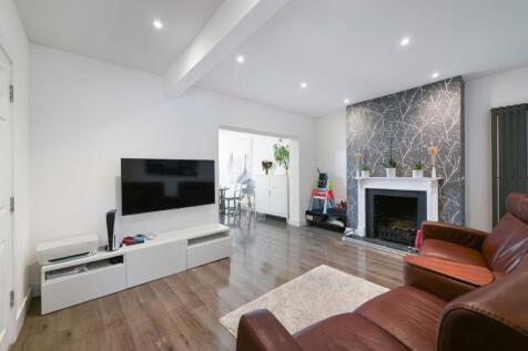 Curtis Road, Epsom, KT19 photo 2
