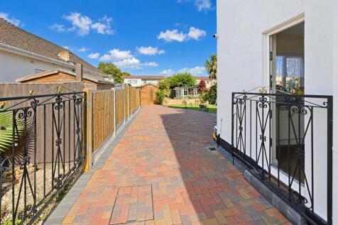 TPM45 - Patio.jpg