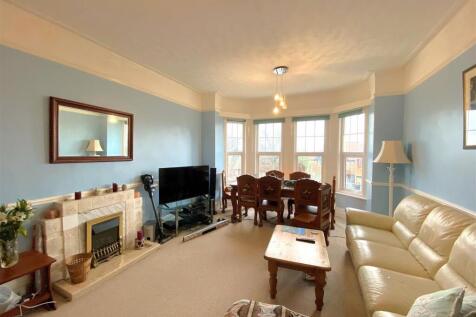 143A Dorset Rd - Lounge1.jpg
