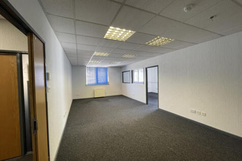 Commercial Property to rent Image 7