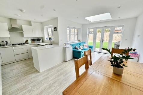 IMG-20250924-WA00...