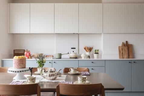 Kitchen / Dining