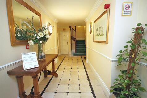 COMMUNAL ENTRANCE