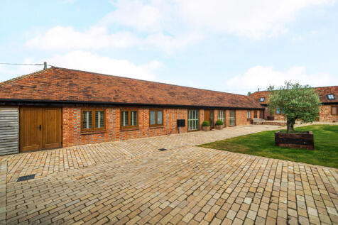 Petworth, GU28 - property photo